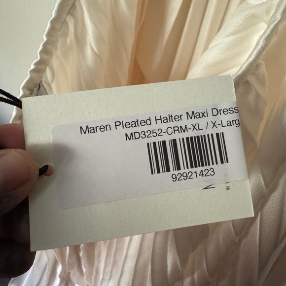 The Maren Pleated Halter Maxi Dress Backless - Greek Goddess - Size XL, Mable - Picture 9 of 10